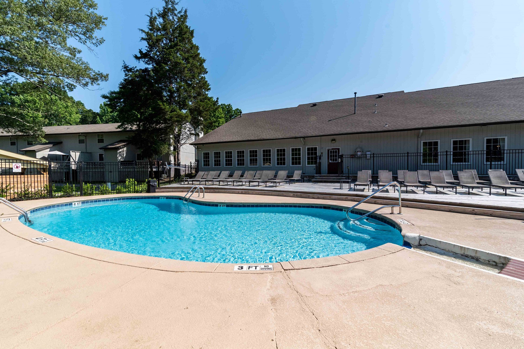 swimming pool